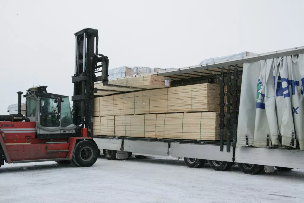mega transport van en naar Finland